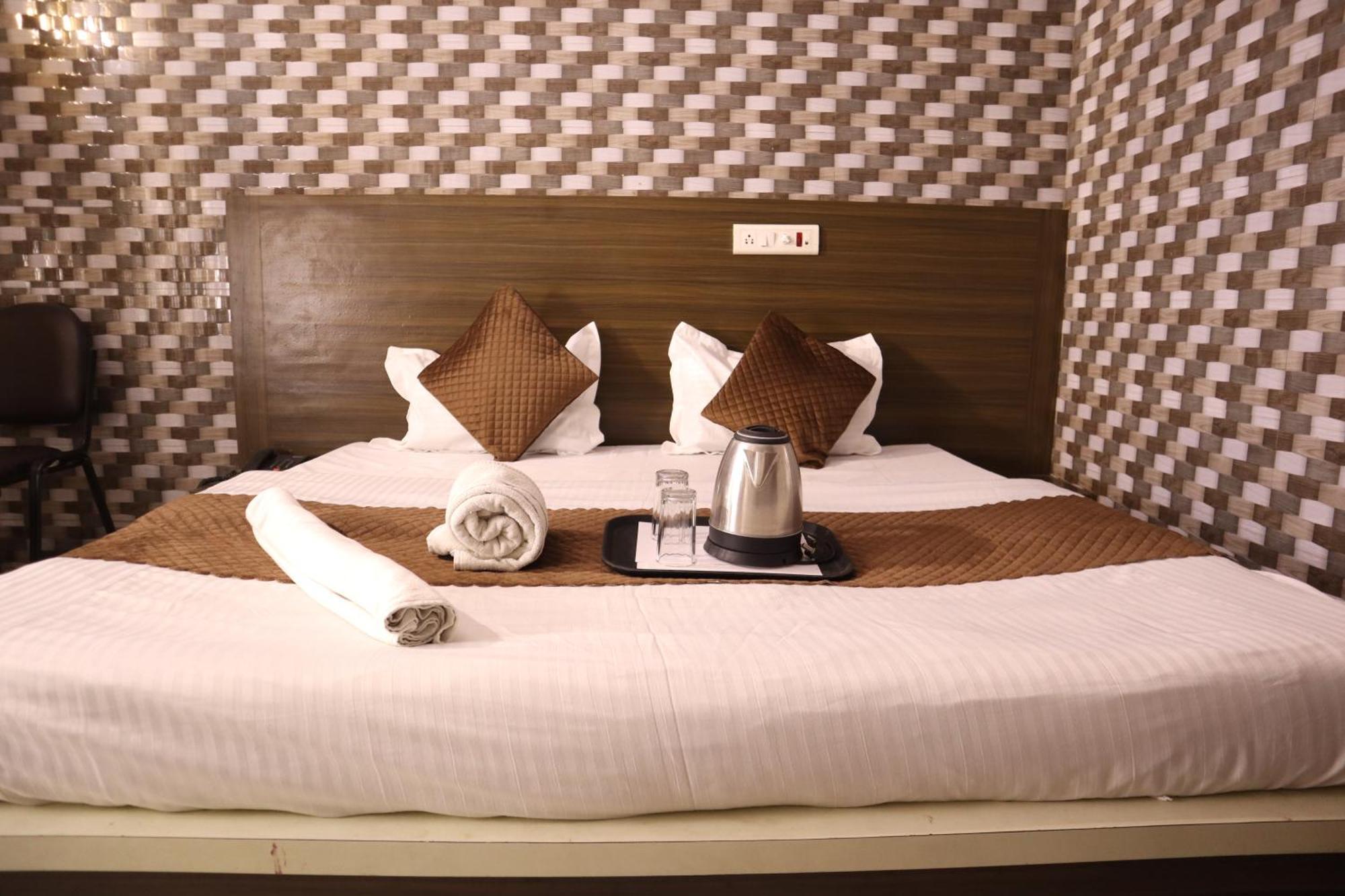 Hotel P R Palace Lucknow Extérieur photo