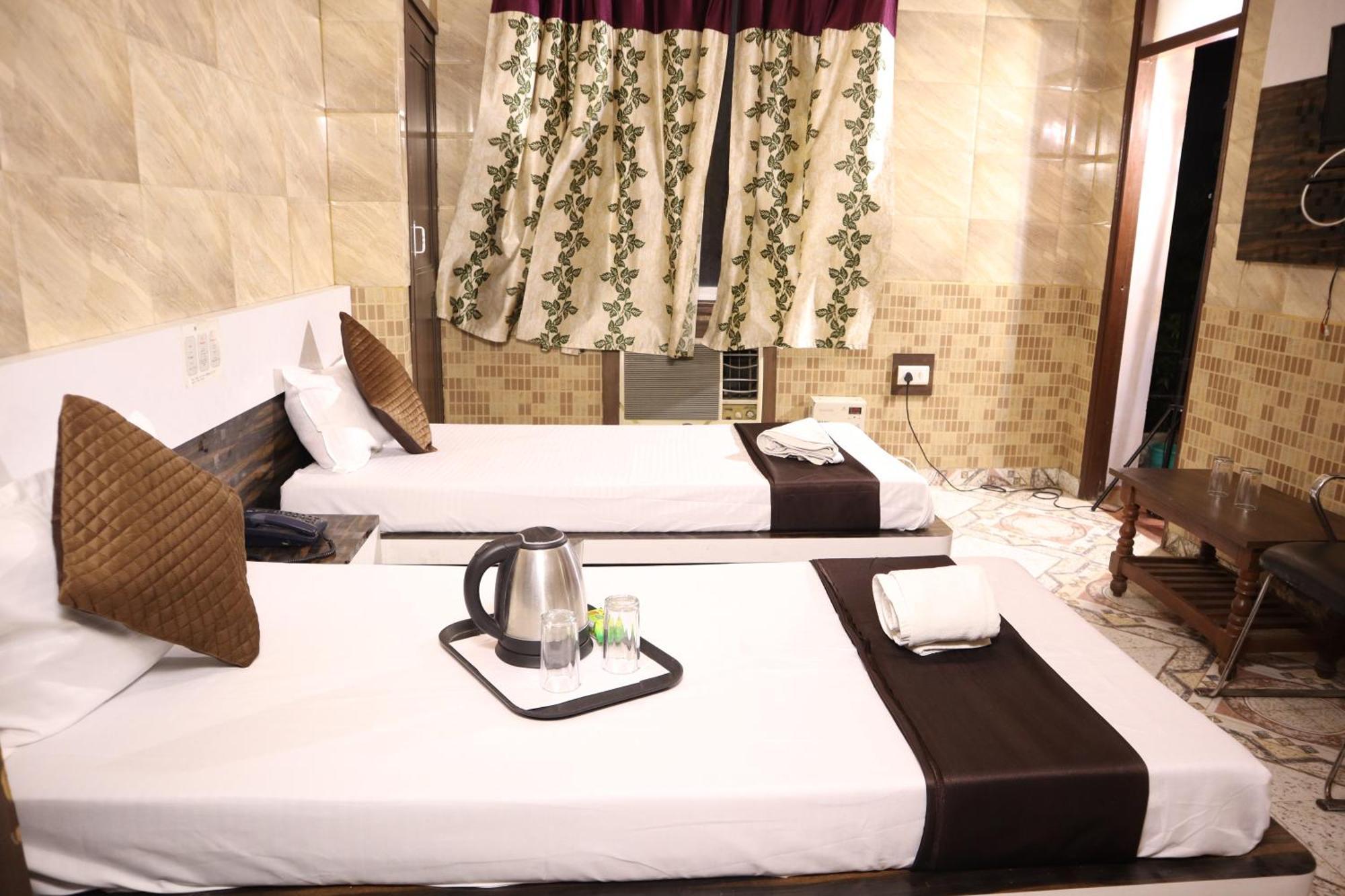 Hotel P R Palace Lucknow Extérieur photo